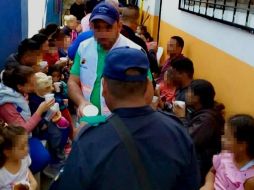 Autoridades informan que detuvieron a dos presuntos traficantes de personas en este hecho. TWITTER/@Darinelzacarias