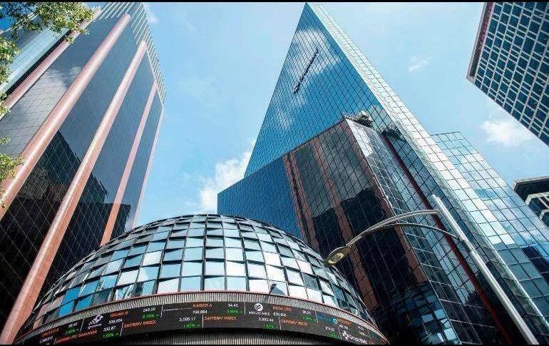 El mercado accionario local opera en un volumen de 1.8 millones de títulos, por un importe económico de 92.9 millones de pesos. AFP / ARVCHIVO