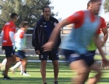 Para este duelo, el nuevo estratega no contará con Alexis Vega, quien está suspendido, y tampoco con el lesionado Jair Pereira. TWITTER / @Chivas