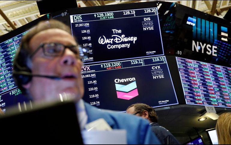 Este viernes, los principales indicadores neoyorquinos finalizaron en terreno positivo. AP/R. Drew