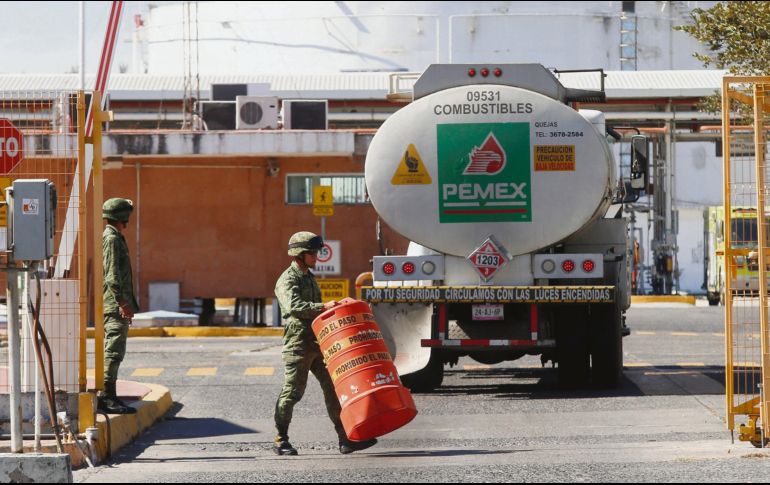El nuevo Gobierno ha combatido al huachicol para evitar fugas de capital. EL INFORMADOR