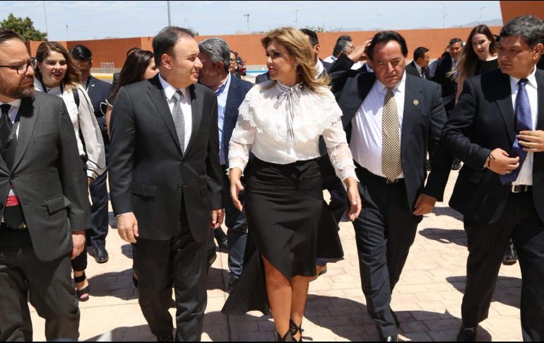 La mandataria emite el mensaje frente al titular de la Secretaría de Seguridad Pública y Protección Ciudadana, Alfonso Durazo Montaño (i). TWITTER / @ClaudiaPavlovic