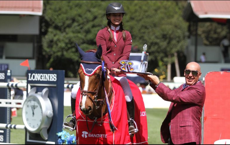 La mexicana Martina Franco Stephan ganó este sábado la competencia de salto contra reloj, en la competencia del Global Champions Tour de México. NTX / O. Ramírez