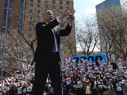 El senador habló sobre legalizar la marihuana, y dar autonomía a las mujeres para que tengan libertad de elección sobre su cuerpo y vida. EFE / P. Foley