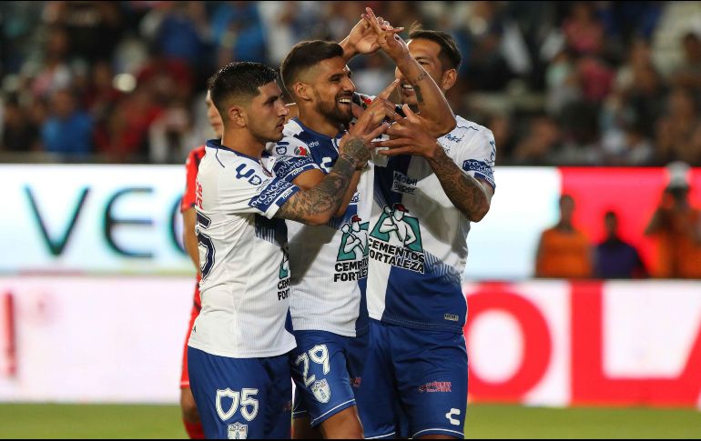 Aspectos del partido entre Pachuca y Tiburones en el Estadio Hidalgo, que terminó 9-2 a favor de Tuzos. SUN/C. Mejía