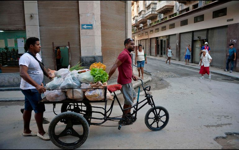 Factores como el posible efecto de la desaceleración en Estados Unidos y China, y un hipotético aumento de las tasas de interés de la Fed influyeron en la reducción del pronóstico. AFP/ARCHIVO