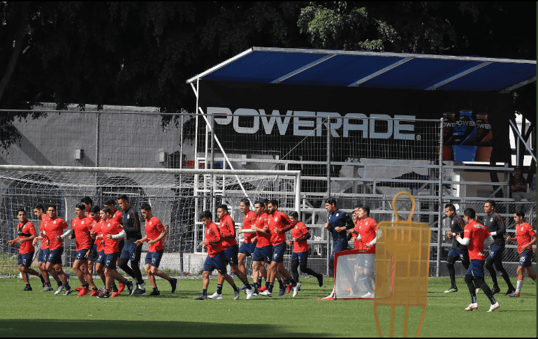 Guadalupe Castañeda señala que para recuperar la grandeza del equipo, se debe realizar una reestructuración a fondo en todos los niveles. TWITTER / @Chivas