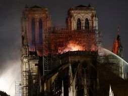 El incendio podría estar ligado a las obras de restauración que se llevaban a cabo en el templo. AP/C. Ena
