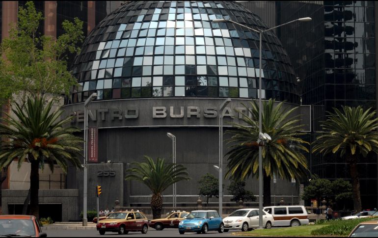 Los indicadores accionarios terminaron la primera sesión de la semana con ligeras bajas a falta de datos económicos relevantes. NTX/ARCHIVO