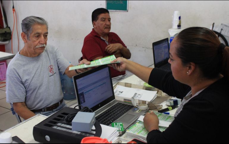 De acuerdo con la Secretaría del Sistema de Asistencia Social, durante la primera entrega de Mi Pasaje se atendieron a 28 mil 255 personas adultas y dos mil 234 con discapacidad. FACEBOOK / Sistema de Asistencia Social Jalisco