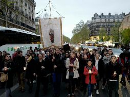 Los actos, organizados de manera espontánea tras la tragedia de ayer, tuvieron un carácter religioso. AP/K. Zihnioglu