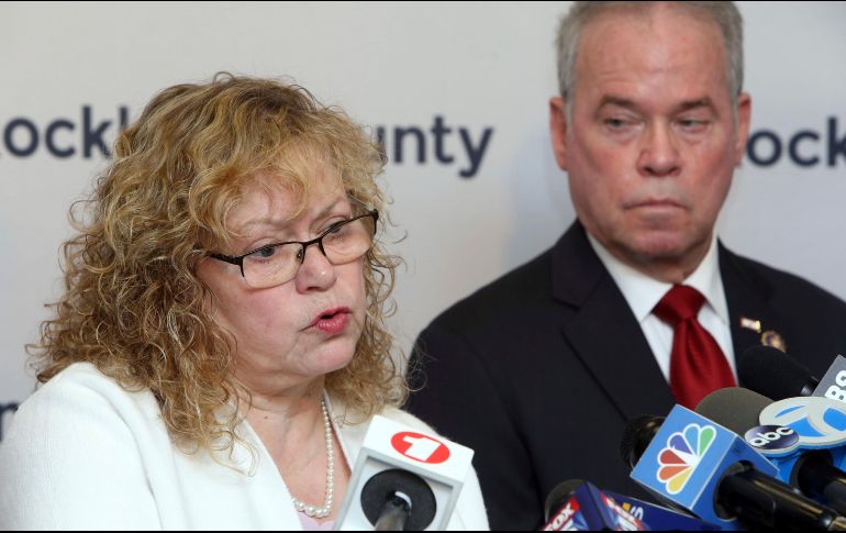 La Dra. Patricia Schnabel Ruppert, Comisionada de Salud del Condado de Rockland habla sobre una nueva orden de exclusión de sarampión que obliga a cualquier persona contagiada a quedarse en casa. AP / T. Savayan