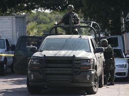 Elementos de la Secretaría de la Defensa Nacional (Sedena) realizaban un recorrido de vigilancia por un camino de terracería en dicha locación tras lo que se percataron de que había armas largas dentro de una finca en obra negra. EL INFORMADOR/