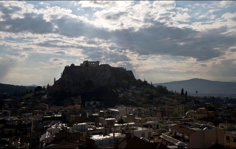 La Acrópolis es uno de los puntos más altos del centro de Atenas, por lo que ya ha sufrido severamente impactos por rayos. AP/P. Giannakouris