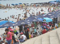 Se prevé que en las próximas horas arriben más viajeros a las playas de la entidad. NTX/ARCHIVO