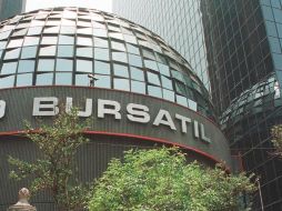 Las emisoras que apoyaron el avance del mercado fueron: Grupo Financiero Banorte, Grupo México, América Móvil y Cemex. NTX/ARCHIVO