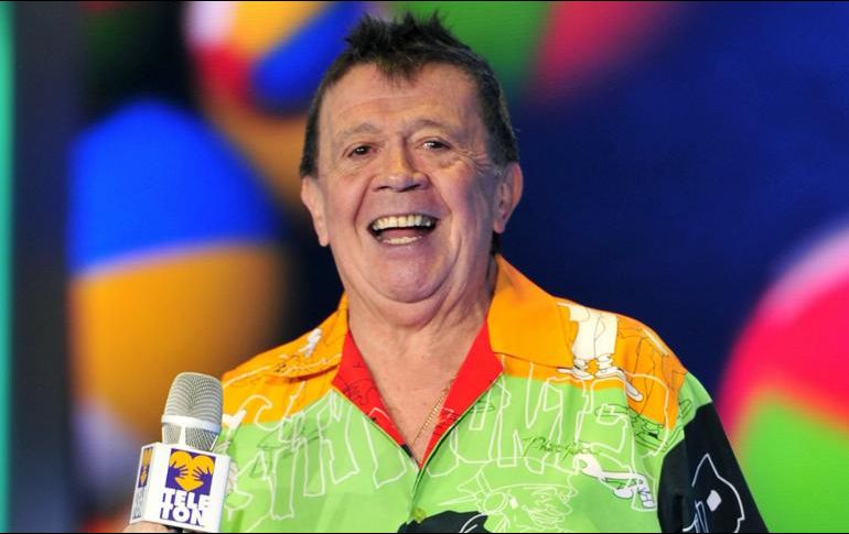 A través de las redes sociales, 