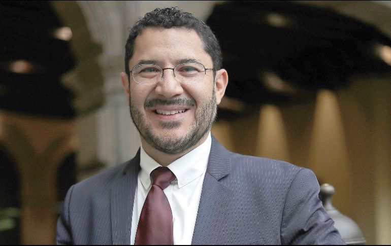 Batres indicó que decretos presidenciales para asignar recursos públicos a instituciones educativas nunca fueron impugnados. SUN / ARCHIVO