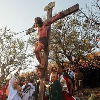 Cien mil fieles atestiguan la muerte de Jesús en San Martín de las Flores