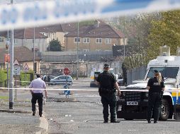 Los hombres, de 18 y 19 años de edad, fueron detenidos de conformidad con la legislación antiterrorista y llevados a Belfast para ser interrogados, dijo el Departamento de Policía. EFE / J. Boland