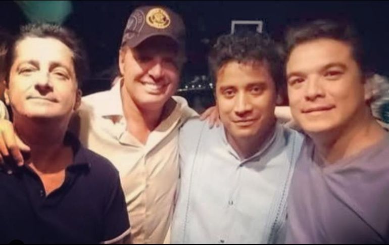 Alejandro Basteri fue uno de los primeros en presumir la celebración al compartir una postal en su cuenta de Instagram. INSTAGRAM/abasteri