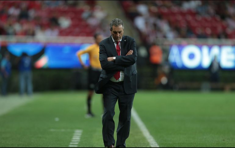 Tomás Boy apenas respondió tres preguntas de los periodistas, pues el personal de Chivas decidió detener la conferencia de prensa. EL INFORMADOR/G. Gallo