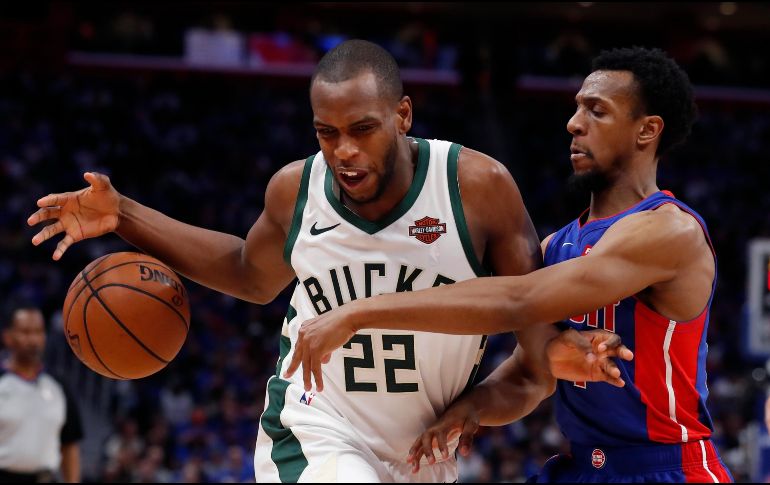 Khris Middleton (22) tuvo 20 puntos y nueve rebotes. AP/C. Osorio