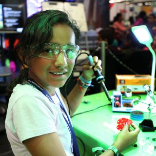 Dan becas a más de tres mil alumnos y 500 profesores para Talent Land