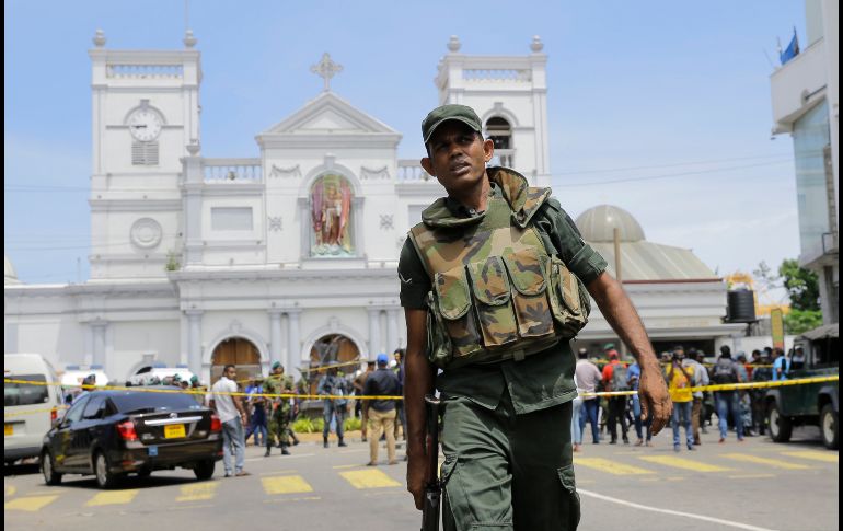 Soldados aseguran la zona alrededor del templo de San Antonio.