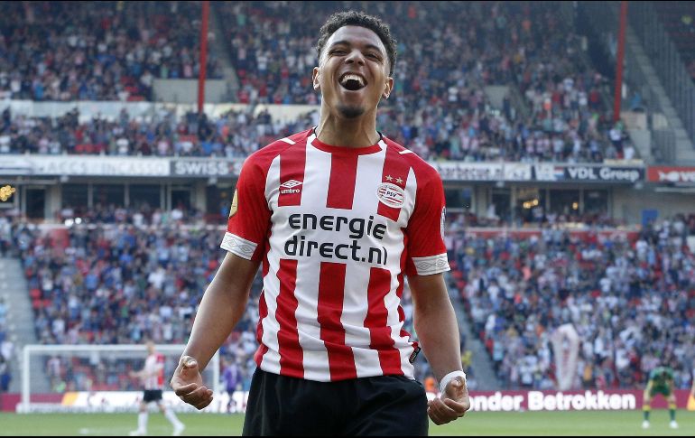 Donyell Malen celebra después de anotar. AFP/J. Putmans