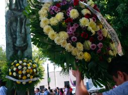 En un acto conmemorativo en el Jardín de San Sebastián de Analco, Alfaro Ramírez recibe nueve puntos que la asociación Explosiones del 22 de abril. EL INFORMADOR/ ARCHIVO
