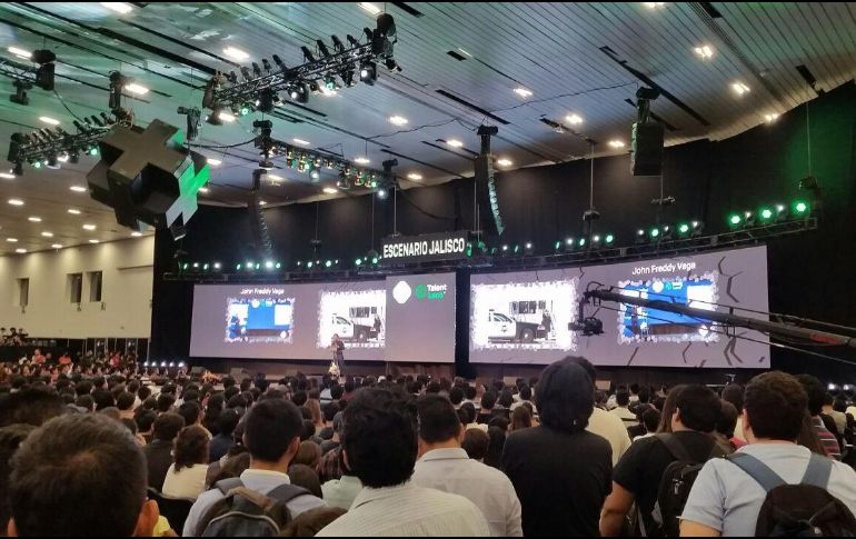 El colombiano John Freddy Vega durante su conferencia magistral en Jalisco Talent Land 2019. TWITTER / @GuadalajaraGob