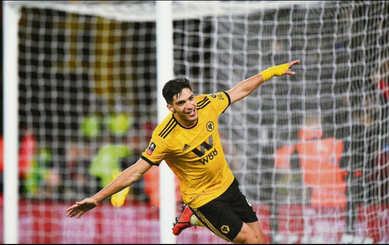 El mexicano Jiménez continúa su luna de miel en el futbol inglés. @RAUL_JIMENEZ9