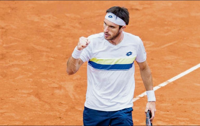 Leonardo Mayer superó al rumano Marius Copil para sortear la primera ronda en Barcelona. AP