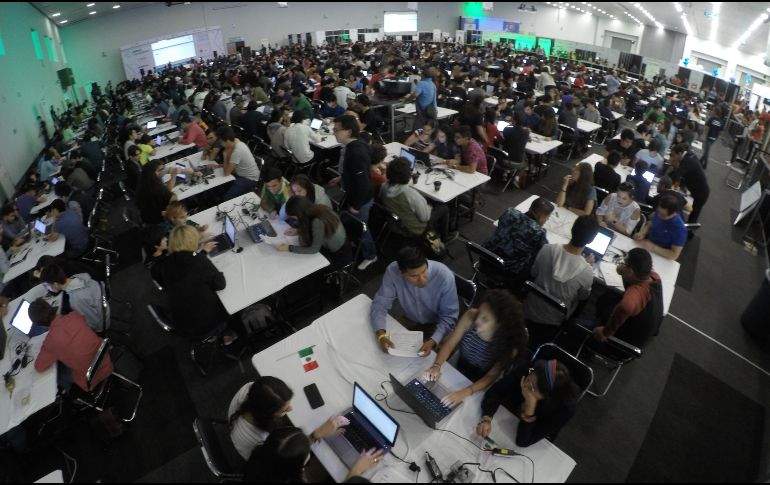 Para romper este récord, se contó con el apoyo de la multinacional estadounidense, el gobierno de Jalisco y Talent Land. El récord anterior era de 586 estudiantes y se logró en España durante 2018. EL INFORMADOR/ A. Camacho