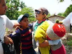 Migrantes detenidos durante un operativo ayer en el municipio de Pijijiapan, Chiapas. El Instituto Nacional de Migración de México interceptó una caravana migrante y detuvo a 367 personas. EFE/D. Ricárdez