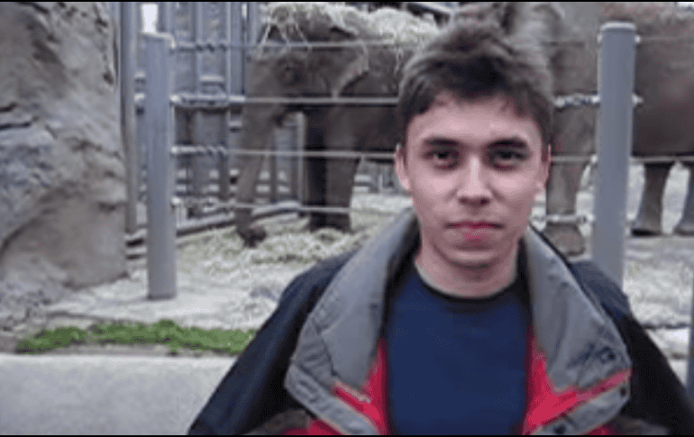 El 23 de abril de 2005 se subió un video en donde se ve a Jawed frente a la jaula de los elefantes. YOUTUBE / jawed