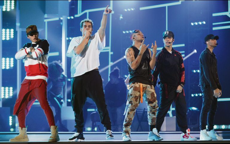 La agrupación, CNCO, se encuentra afinando detalles rumbo a su presentación en los premios. CORTESÍA