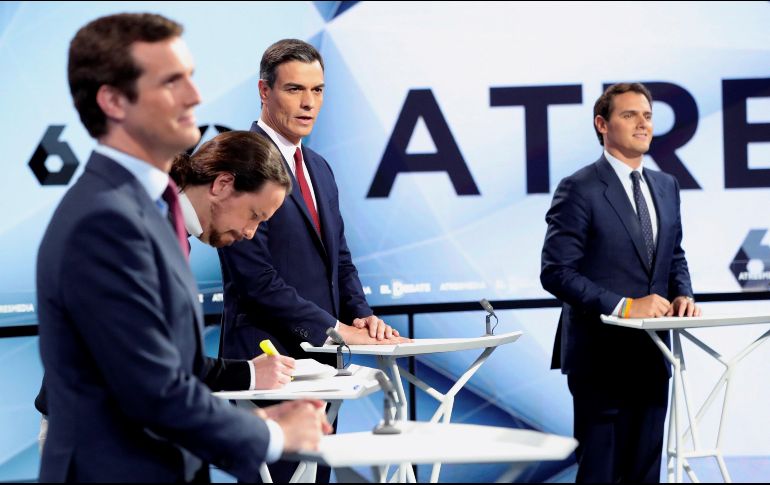 Los candidatos a presidir el Gobierno de España tras las elecciones generales, Pablo Casado (PP) (i); Pablo Iglesias (Unidas Podemos) (2i); Pedro Sánchez (PSOE) (2d) y Albert Rivera (Cs) (d), tuvieron el segundo debate electoral. EFE/J. Martín