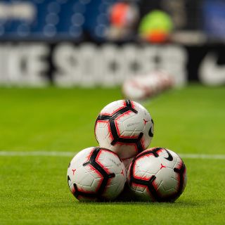 Suspenden de por vida a ocho futbolistas por amaño de partidos