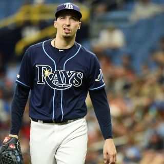 Los Reales castigan a Blake Snell en su regreso a la lomita