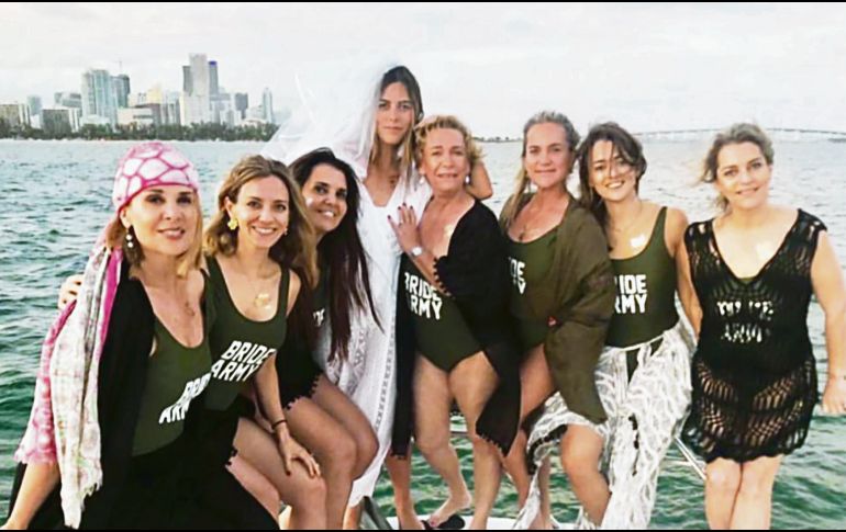 Cristi Gaytán con amigas en Miami Florida.