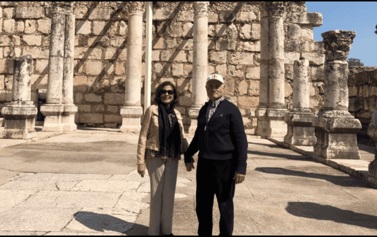 En Israel, Lupita y Eugenio Domínguez.