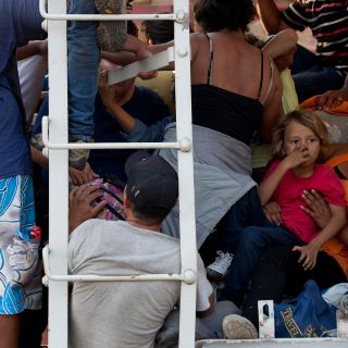 Migrantes reviven peligro en el lomo de "La Bestia"