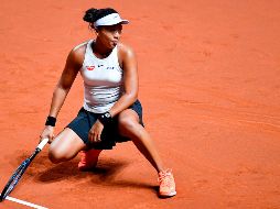 Osaka, ganadora de un Abierto de Australia y un Abierto de Estados Unidos, rompió tres veces en total el servicio de su rival, a la que se enfrentaba por tercera vez este año. AFP / T. Kienzle