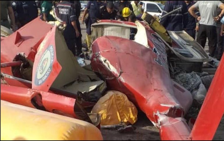 El helicóptero policial sobrevolaba Maracaibo cuando calló sobre tierra, dejando dos muertes y 3 heridos, dos de ellos militares. TWITTER / @RCR750