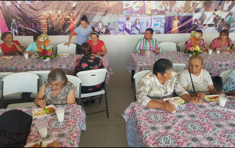 Dentro de las instalaciones hay capacidad para que 110 personas coman sentadas. EL INFORMADOR/P. López