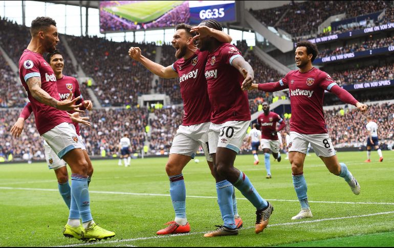 Los Spurs fueron sorprendidos por Michail Antonio, que superó al arquero campeón del mundo Hugo Lloris al 67'. Javier ''Chicharito'' Hernández no tuvo actividad con los Hammers. EFE / A. Rain