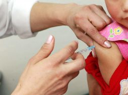 La meta es aplicar 90 mil dosis en Jalisco para proteger a niñas y niños menores de cinco años. EL INFORMADOR / ARCHIVO