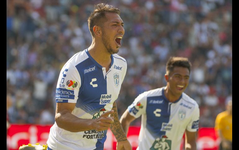 José Ulloa anotó el único gol del encuentro entre Pachuca y Atlas para dar la victoria a los locales. MEXSPORT / A. Macías